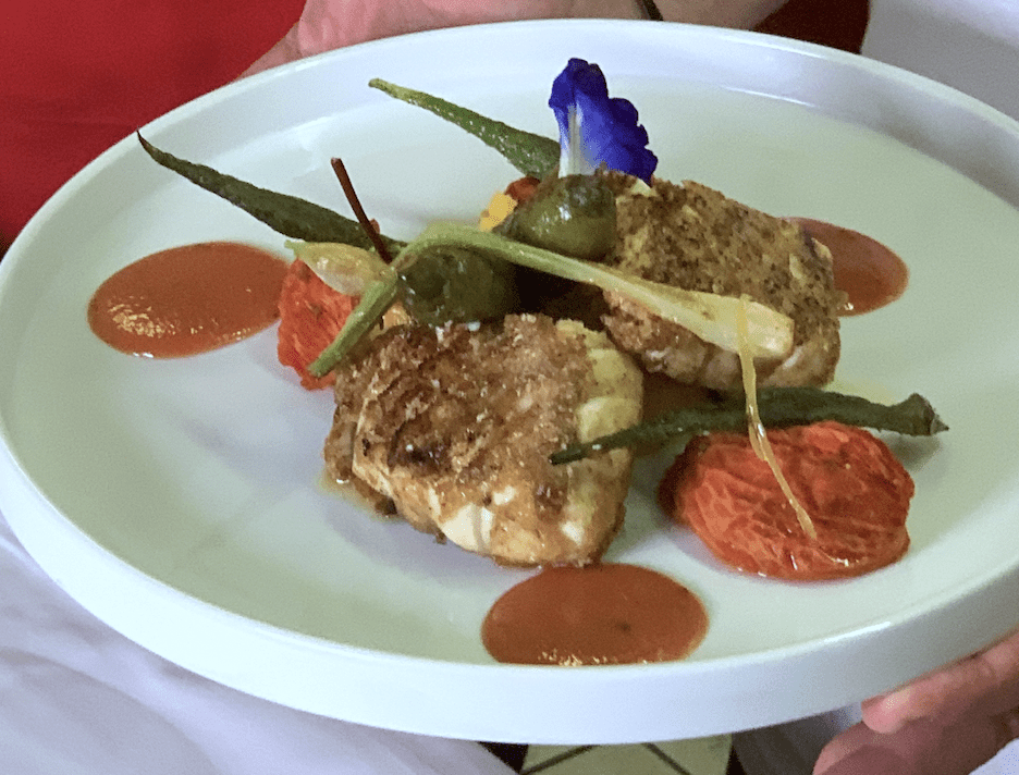 Recette Filet de bourse en croute de manioc épicé avec sa sauce aigre douce à la goyave