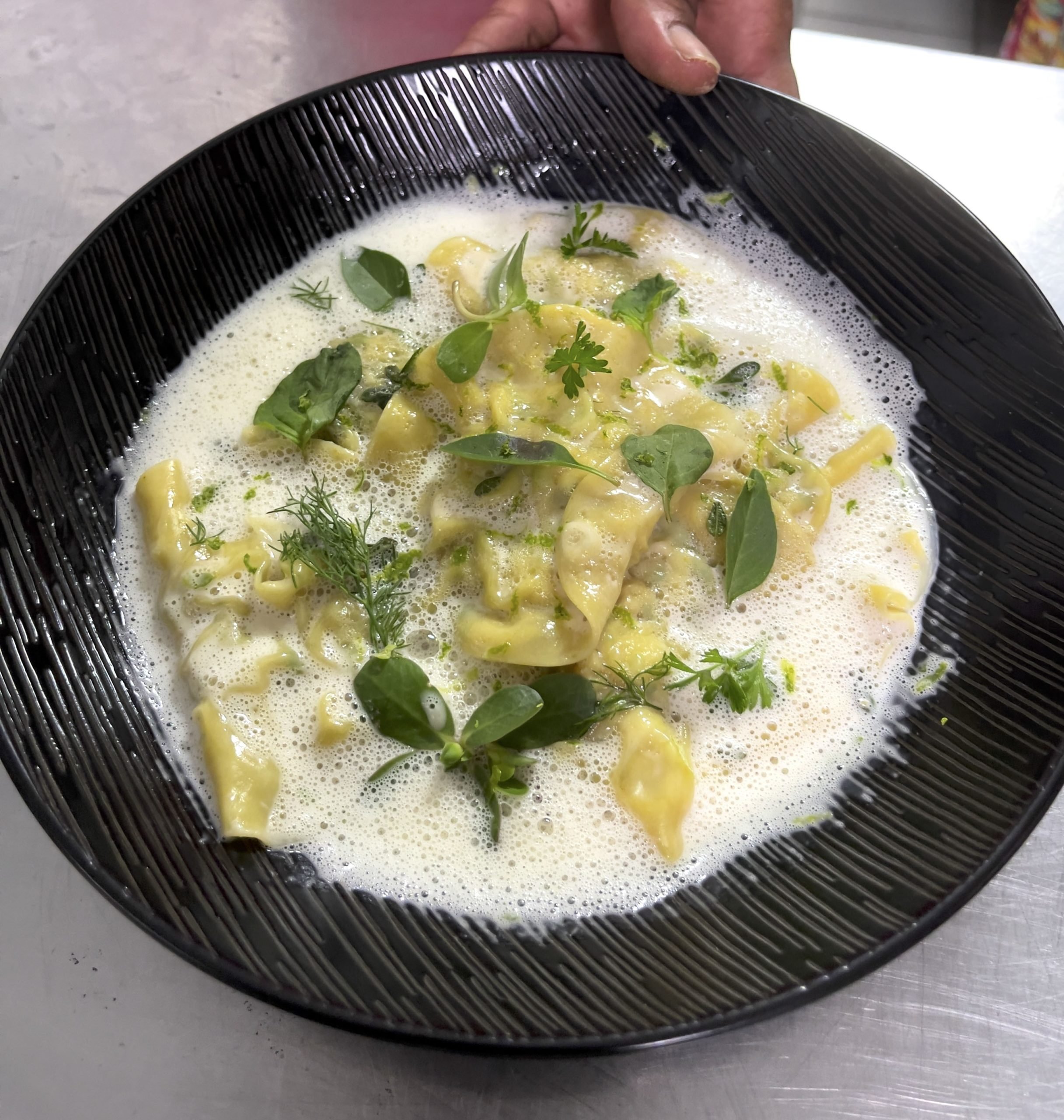 Recette des Ravioles de langoustes avec émulsion de curry vert au lait de coco